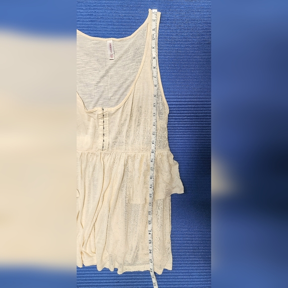 NEW NEVER WORN TOP SIZE LARGE SEE MEASUREMENTS IN PICS. - Picture 7 of 8